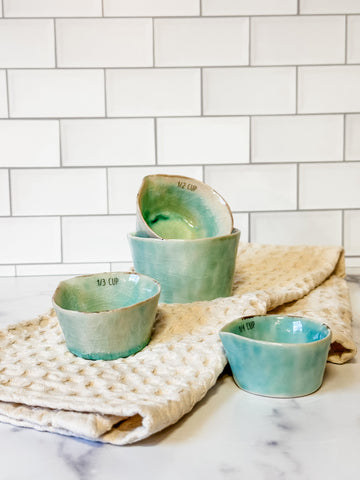 Set of 4 Stoneware Measuring Cups