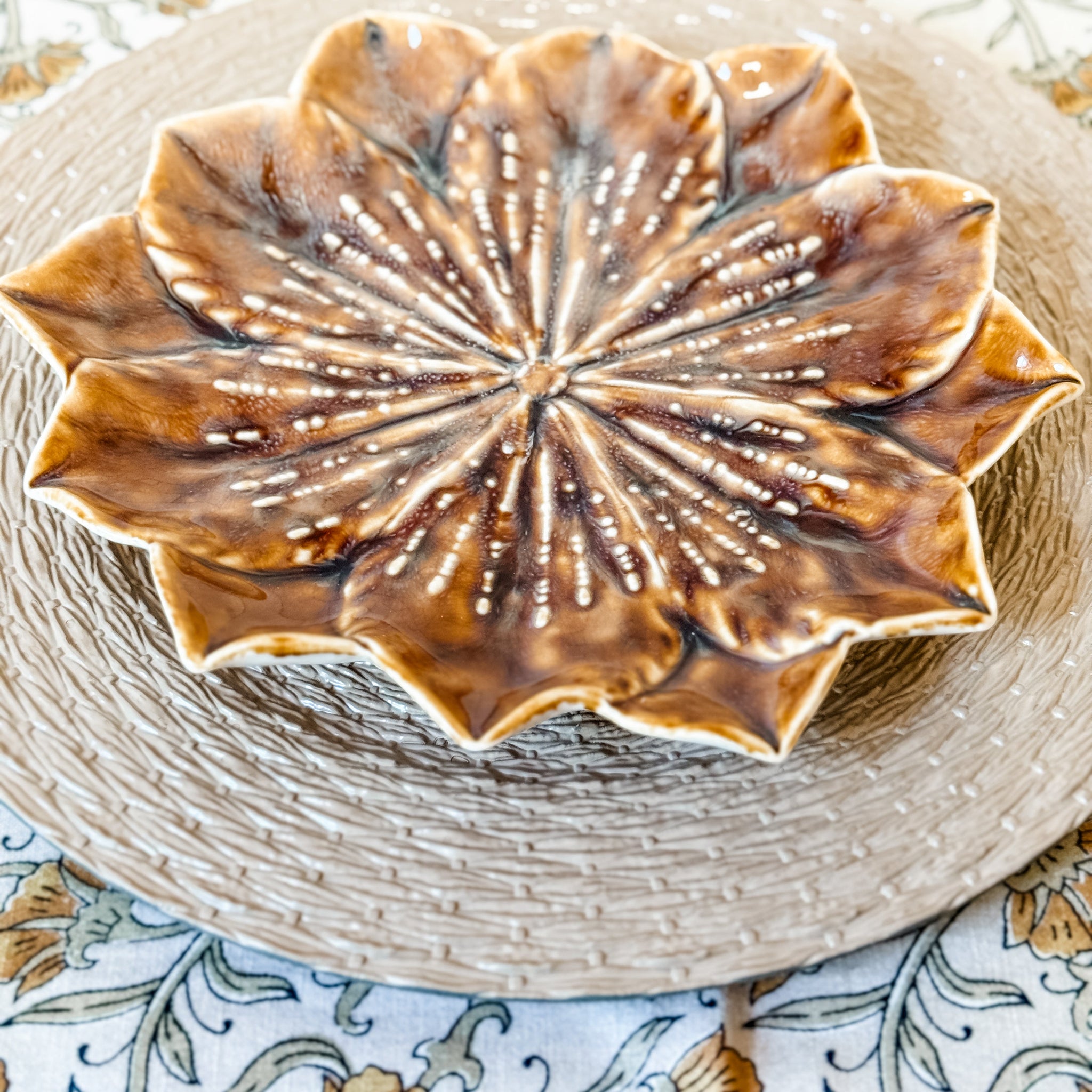 Stoneware Flower Shaped Plate, 10" Round