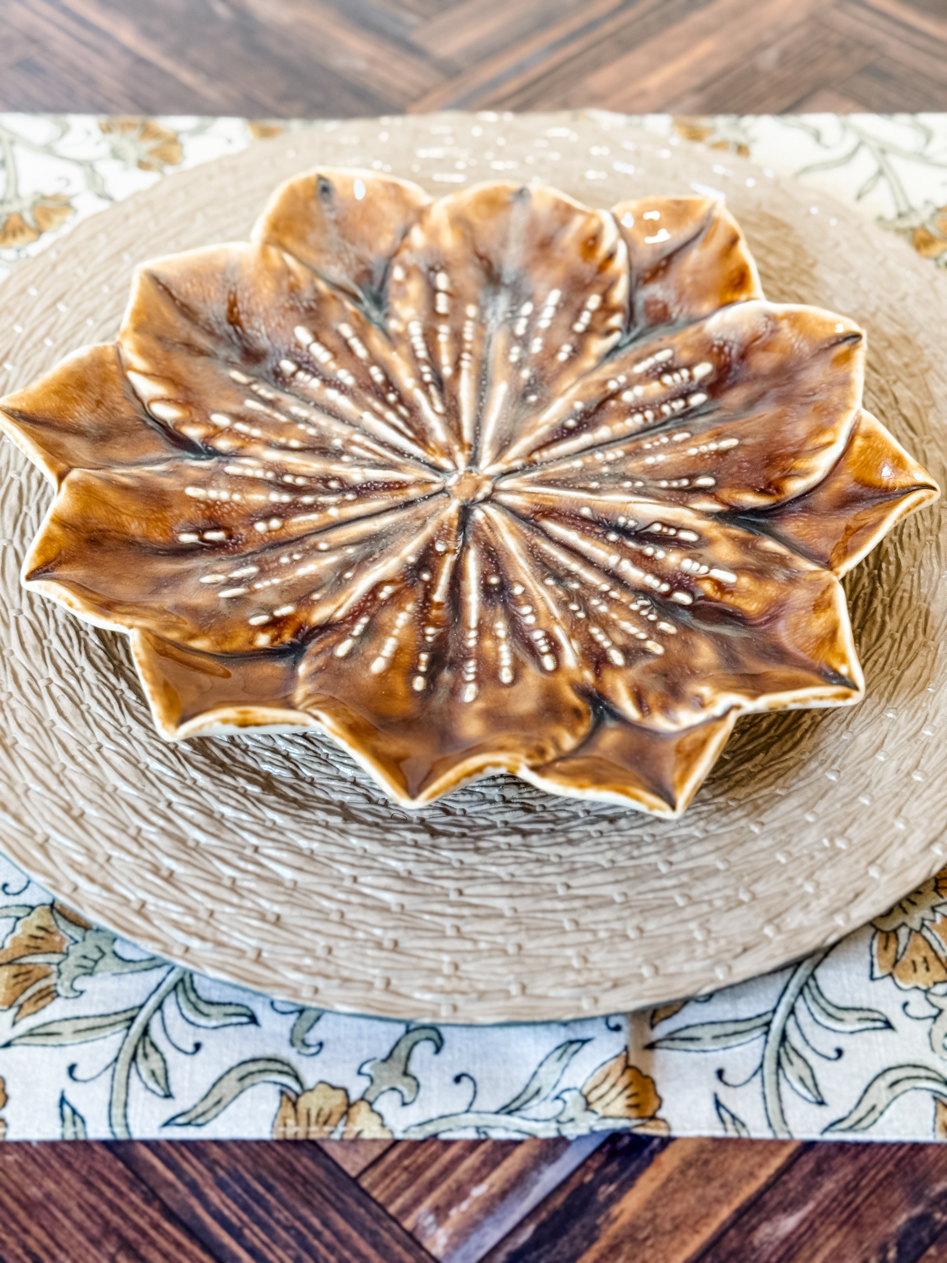 Stoneware Flower Shaped Plate, 10" Round