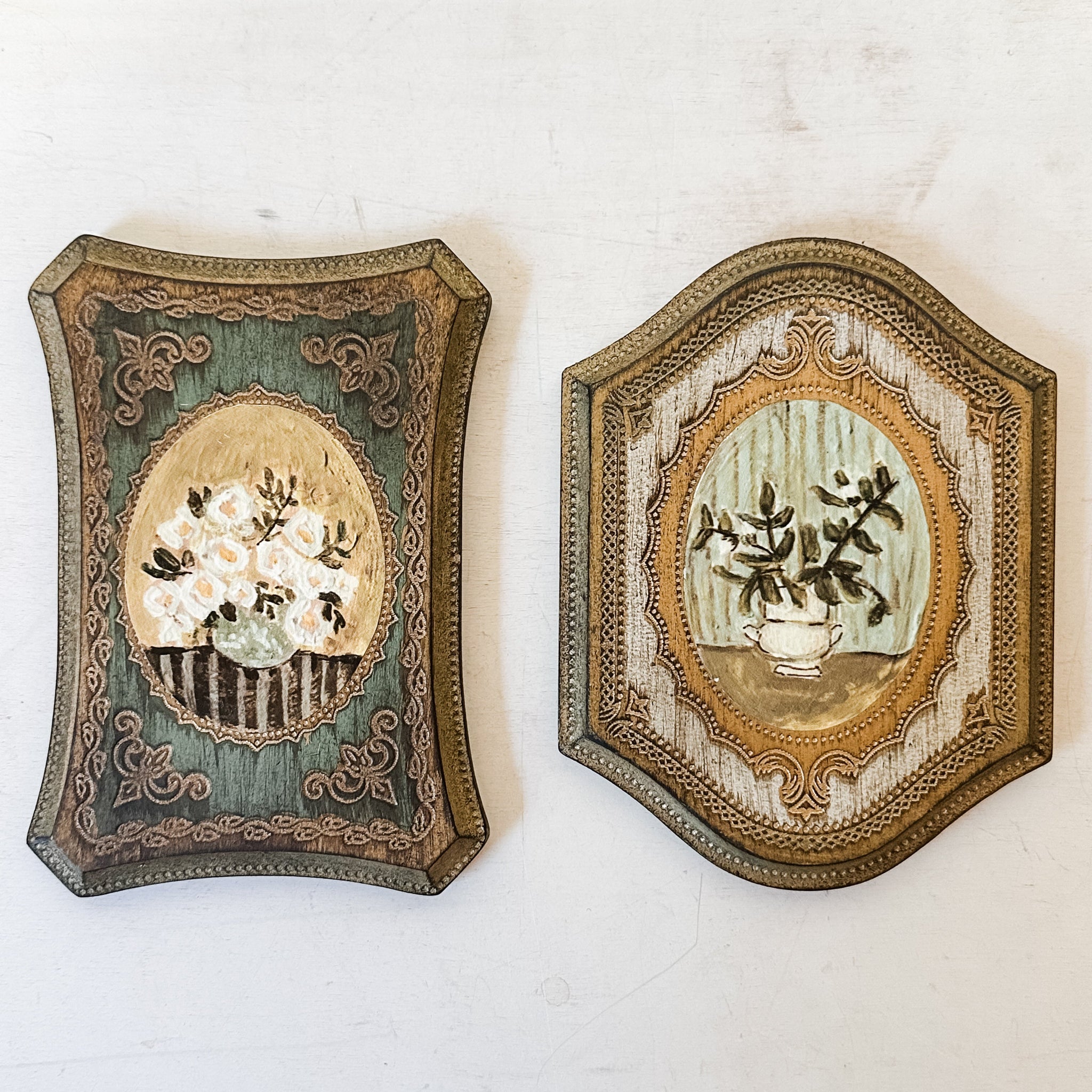 Wall Décor With Flowers in Vase, Antique Gold Finish