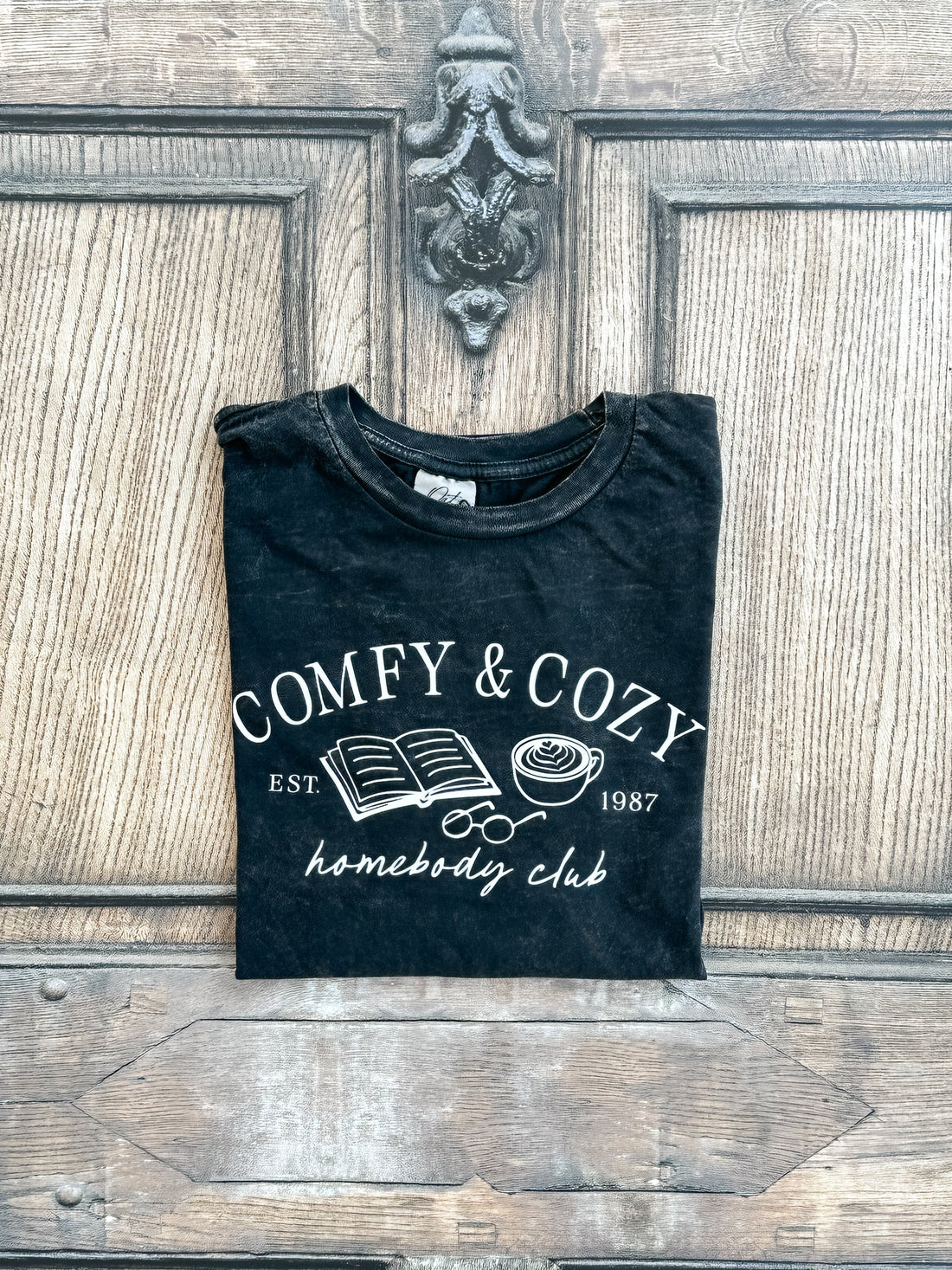 COMFY AND COZY HOMEBODY Mineral Washed Long Sleeve Graphic