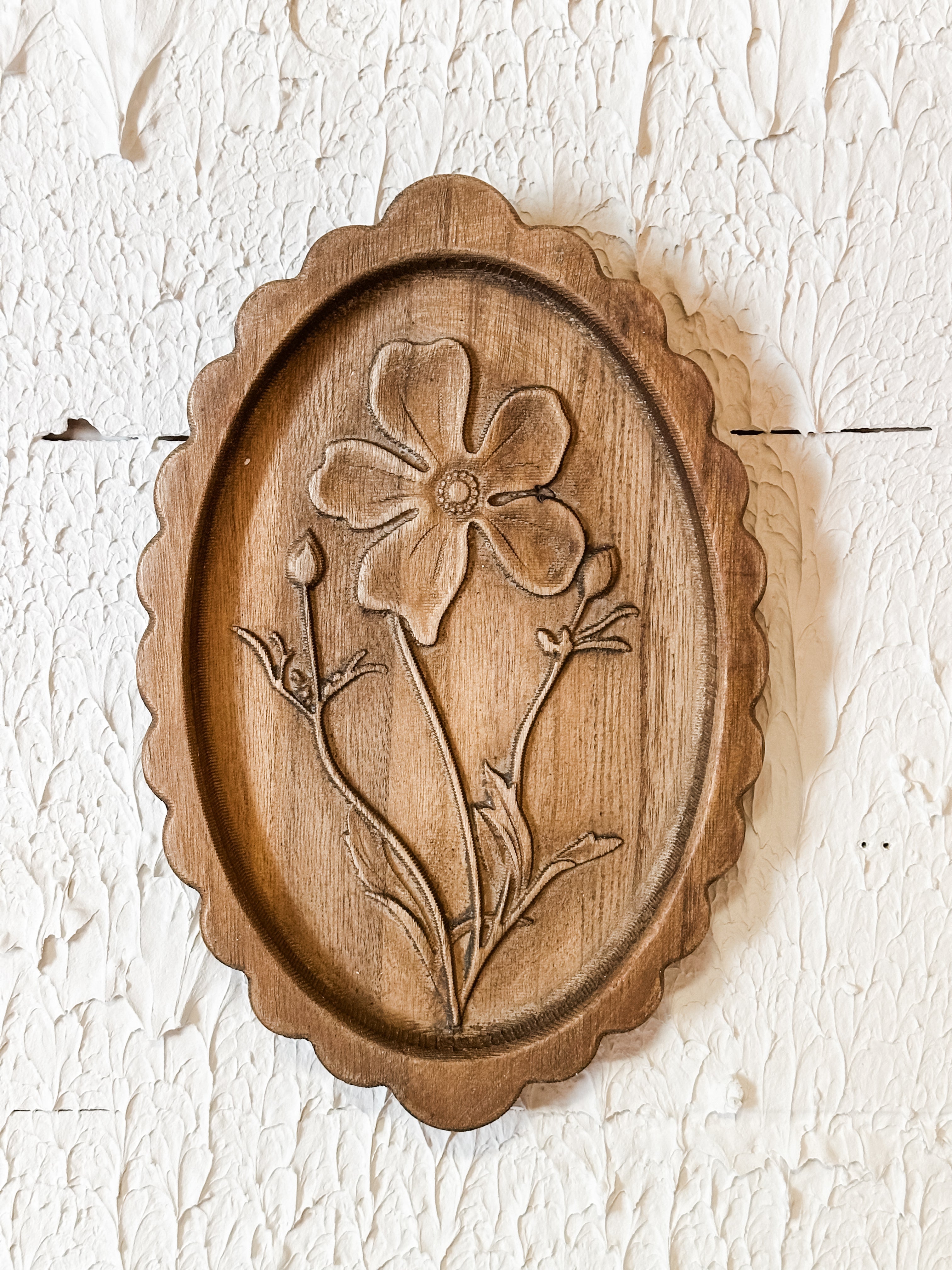 Wood Scalloped Wall Décor With Laser Etched Botanicals